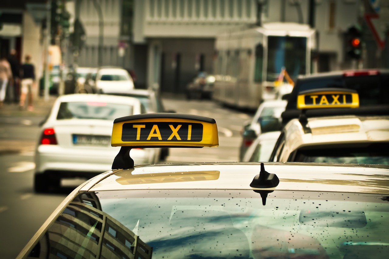 taxi, automobile, road-1515420.jpg